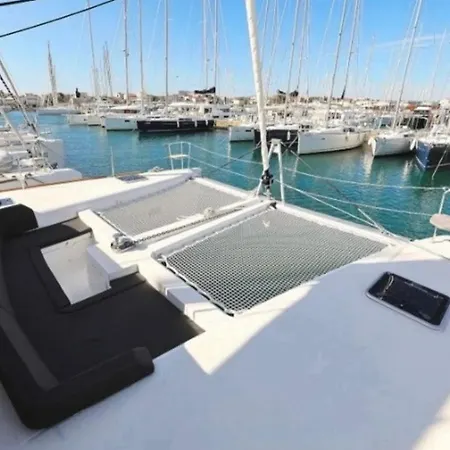 Catamaran Mia Bådhotel *