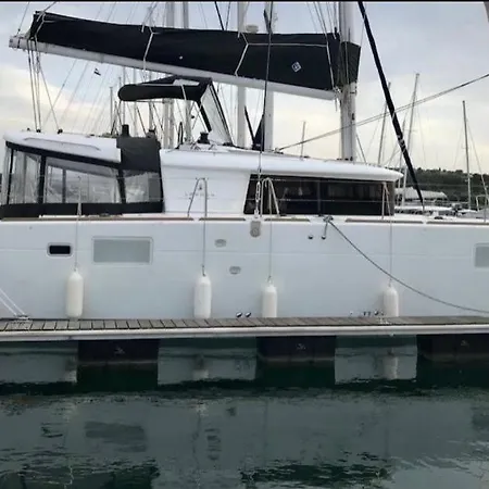 Catamaran Mia Bådhotel Nydri (Lefkada)